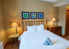 Timberline Lodges by Fernie Lodging Co 4