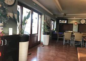 VJ's Guesthouse and Restaurant 2