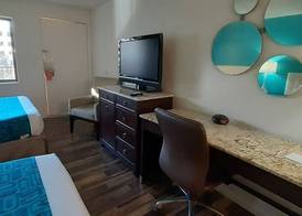 Howard Johnson by Wyndham Downtown Reno 3