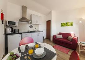 Rising Sun Top-Floor Flat 3