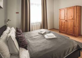 Bearsleys Downtown Apartments 2