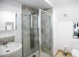 Austens Apartments 4