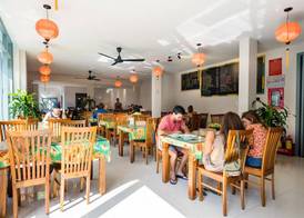 Bed Station Hostel & Pool Bar Hội An " Former Sunflower" 2