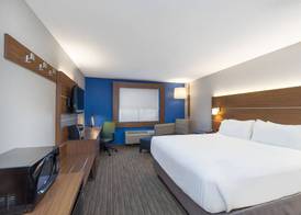 Holiday Inn Express HOWE (STURGIS, MI) by IHG 3