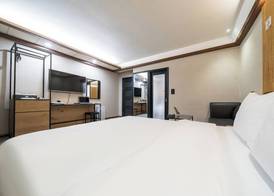SKYHOTEL 2
