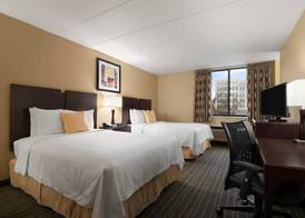 Days Hotel by Wyndham University Ave SE 5