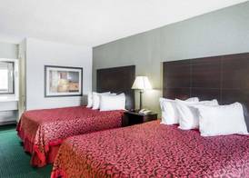 Days Inn by Wyndham Hendersonville 5