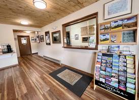 Beartooth Hideaway Inn & Cabins 3