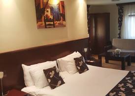 Hotel Contact 2