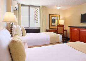 Ewa Hotel Waikiki 4