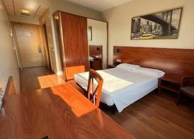 B&B HOTEL Tarragona Reus 5