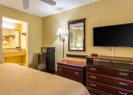 Bryant Inn And Suites 3