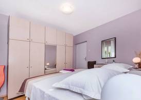 Apartment and Rooms Tatijana 2