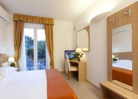 Hotel Villa Smeraldo 4