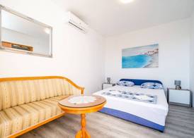 Apartment & Rooms Alan 3