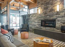 Comfort Inn & Suites 4