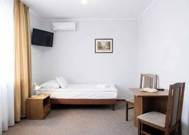 Astral - private rooms close to Airport & PTAK EXPO 5