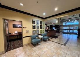 MainStay Suites Madison - Monona 2