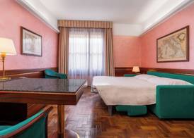 Hotel Crivi's 5