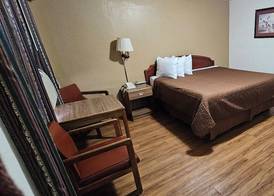 Deluxe inn 4