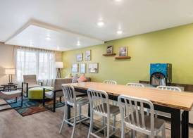 WoodSpring Suites Linden 4