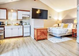 Inn at Haystack Rock 5