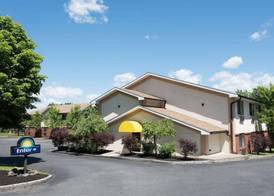 DAYS INN BY WYNDHAM GREENFIELD 4