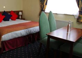 Uno Hotel Rose and Crown Tonbridge 5