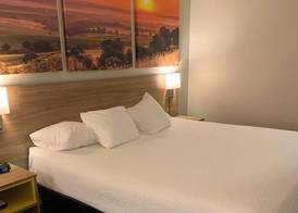Days Inn by Wyndham Carroll 5
