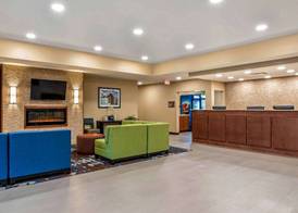 Comfort Inn & Suites Ames near ISU Campus 5