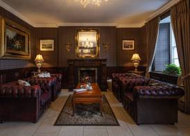 Dooly's Hotel 3