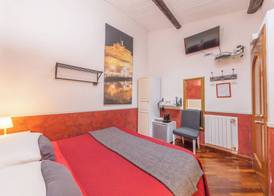 Room-skylight Double Room in History Hou 2