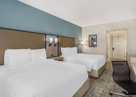 Best Western Plus Airport Inn & Suites 4