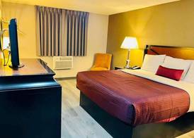Super 8 by Wyndham Benton Harbor St Joseph 3
