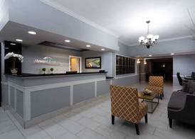 Howard Johnson by Wyndham Waukegan Great Lakes 2
