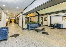 Comfort Inn & Suites Edmonton Downtown 5