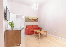 1 Aprt & 5 Stylish Hotel Rooms, Comfort & Convenience Combined 2