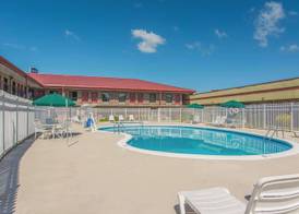 Econo Lodge 5