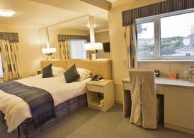 Cobo Bay Hotel 4