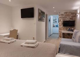 Homey 1-BR Apt 2