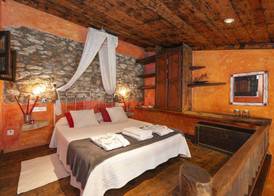 Les Vinyes Alojamiento Rural Boutique & SPA 2