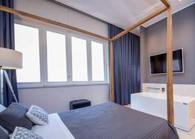 Suite 136 5