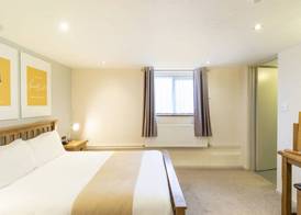 OYO Elm Farm Country House, Norwich Airport 3