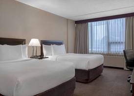 Ramada Plaza by Wyndham Calgary Downtown 4