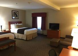 Best Western Plus Arrowhead Hotel 4