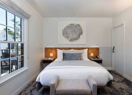 Carmel Beach Hotel 4