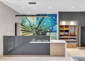 La Quinta Inn & Suites by Wyndham San Jose Airport-Downtown 5