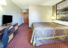 Super 8 by Wyndham Longmont/Del Camino 4