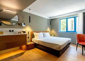 Bob W Athens Eolou 5