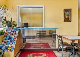Econo Lodge Fredericksburg near I-95 5